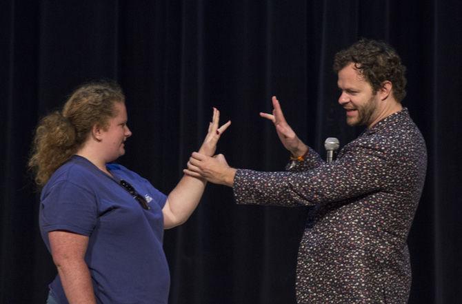 Comedic mentalist Sean Bott performs free show for LSU students