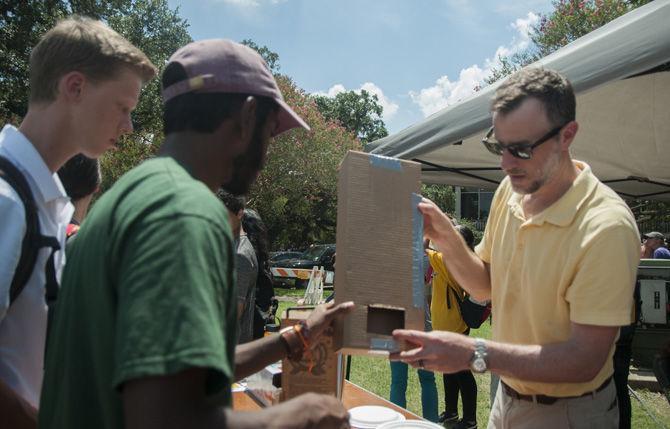 LSU gathers for solar eclipse amid first day of classes