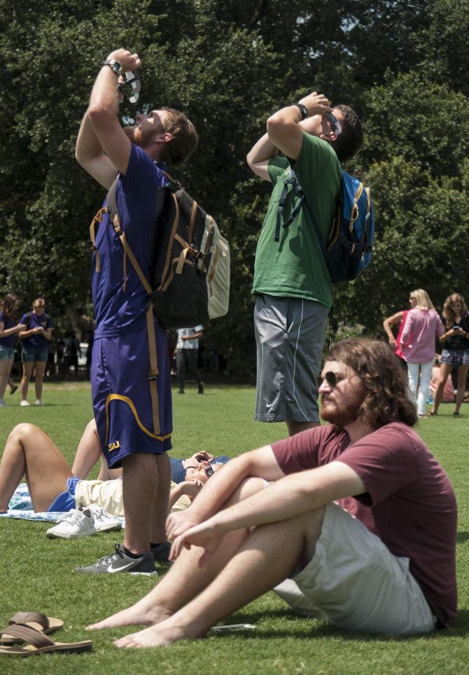 LSU gathers for solar eclipse amid first day of classes