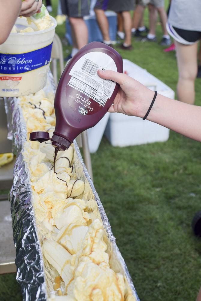 Students participate in eating LSU&#8217;s longest banana split