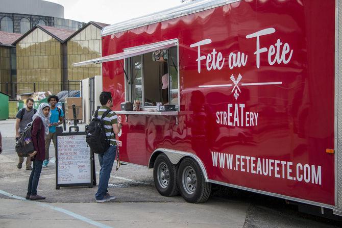 LSU pilot program brings back food trucks