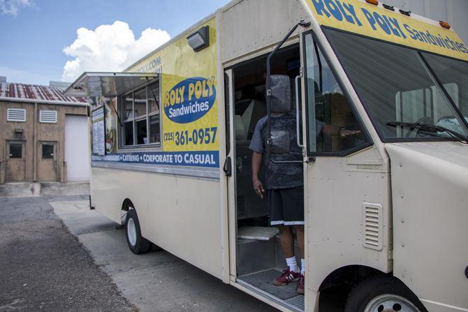 LSU pilot program brings back food trucks