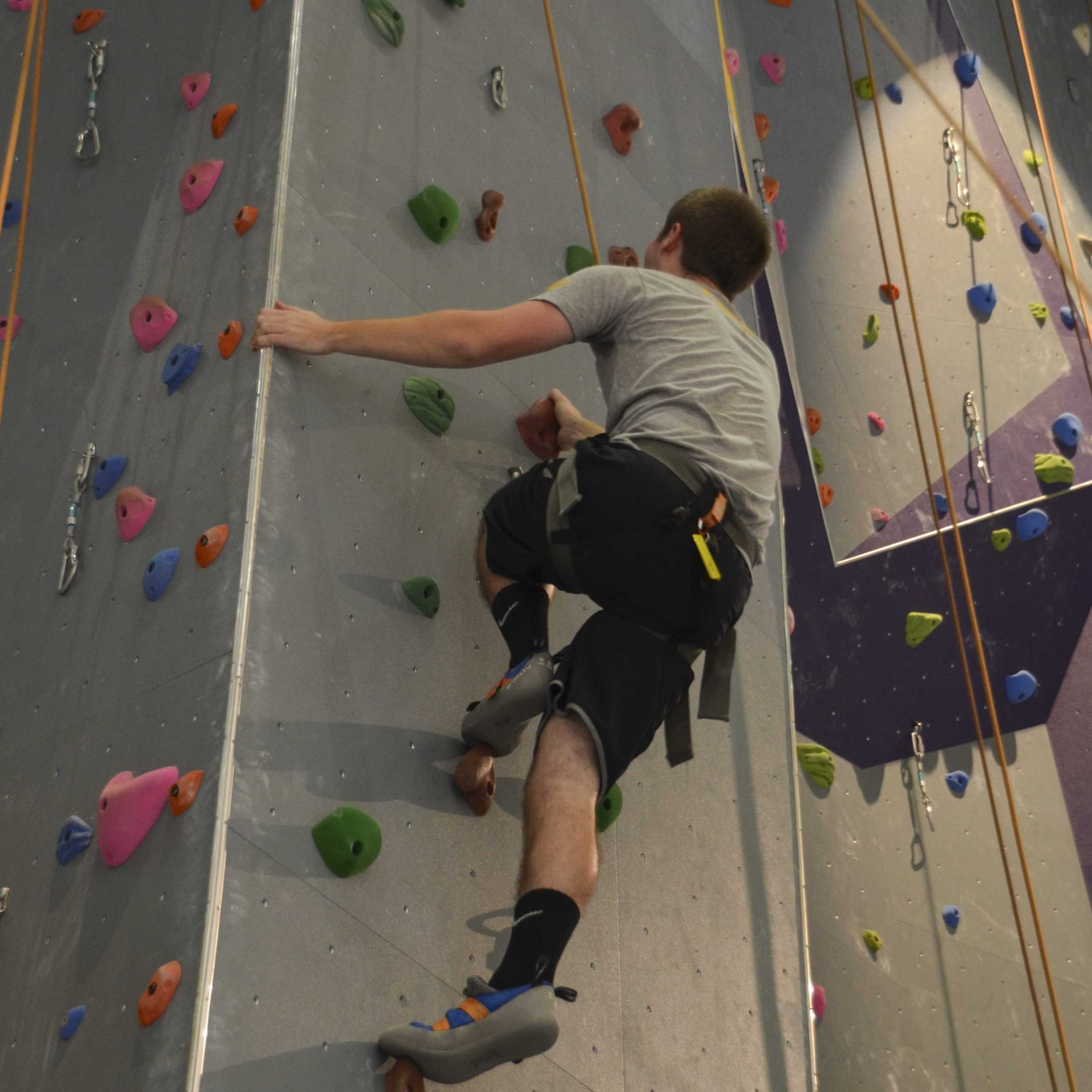 LSU students frequent UREC bouldering wall, form community of climbers