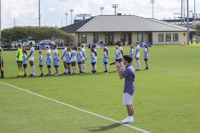 Student sings national anthem at sporting events, plans to release original album