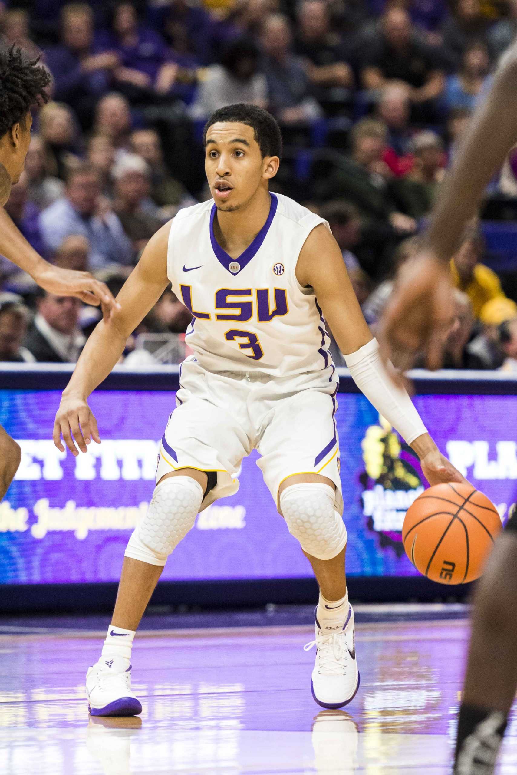 LSU cruises past Alcorn State in season opener