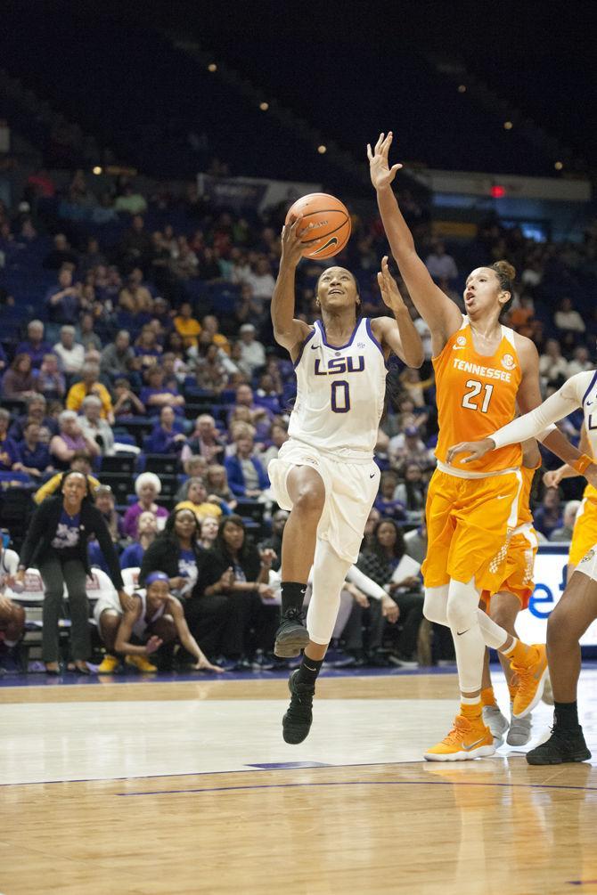 PHOTO: LSU defeats Tennessee 70-59 in Women's Basketball