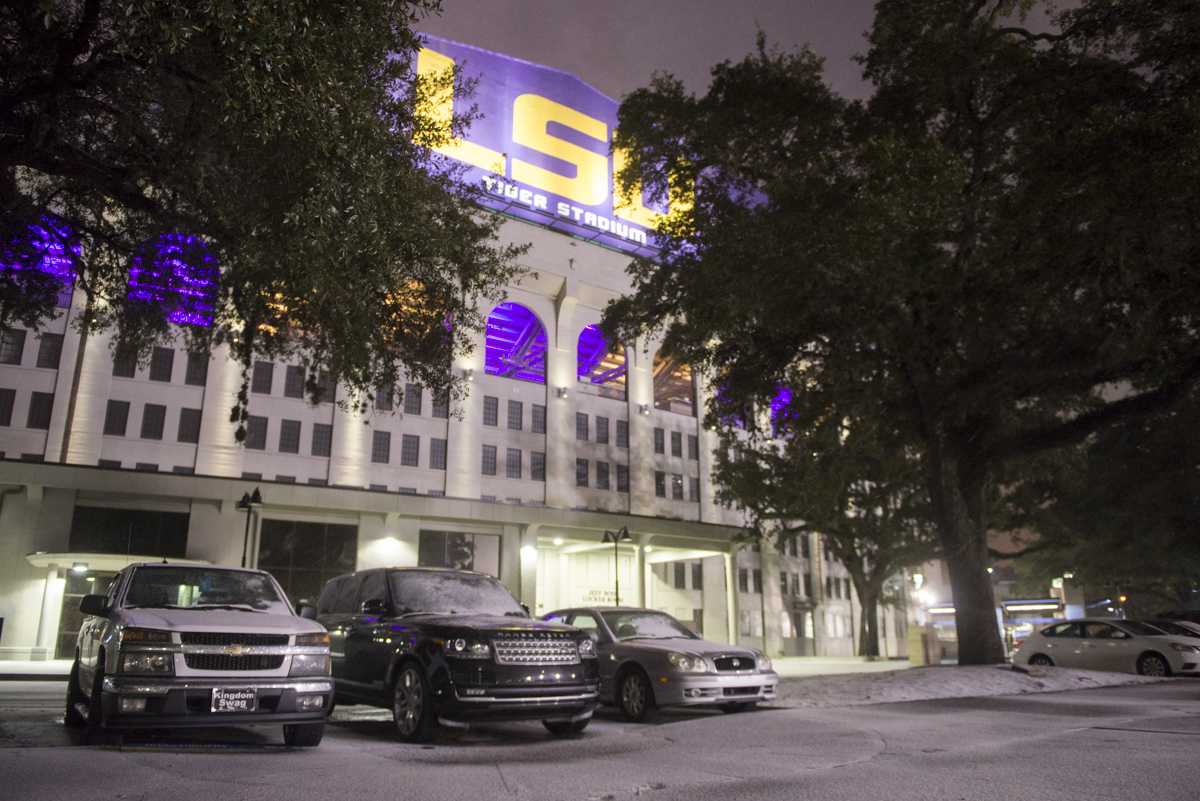 Snow falls on LSU's campus on Tuesday, Jan. 16, 2018. LSU proceeded to cancel class the following Wednesday due to icy conditions and road closures.