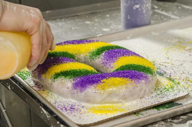 PHOTOS: Mr. Ronnie's Preps for Mardi Gras