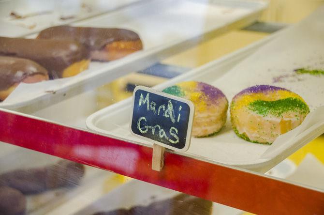 PHOTOS: Mr. Ronnie's Preps for Mardi Gras