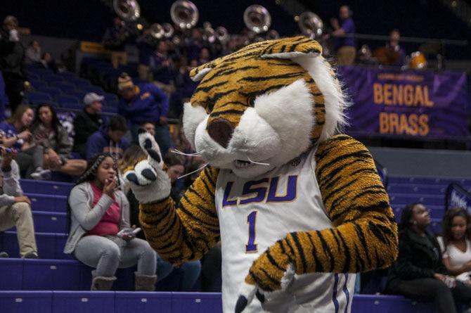 PHOTOS: LSU defeats Auburn in Women's Basketball 59-56