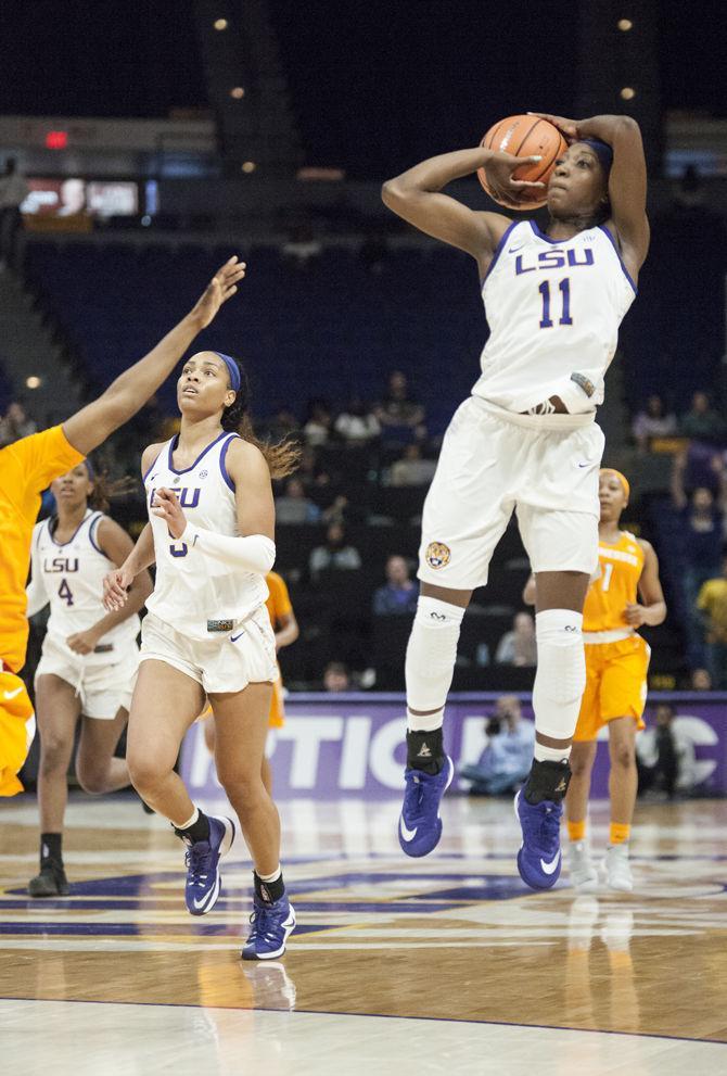 PHOTO: LSU defeats Tennessee 70-59 in Women's Basketball