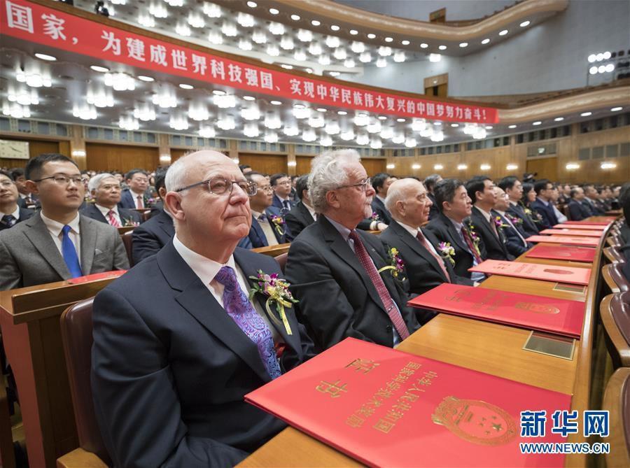 LSU physics professor collaborates globally, receives award from Chinese President