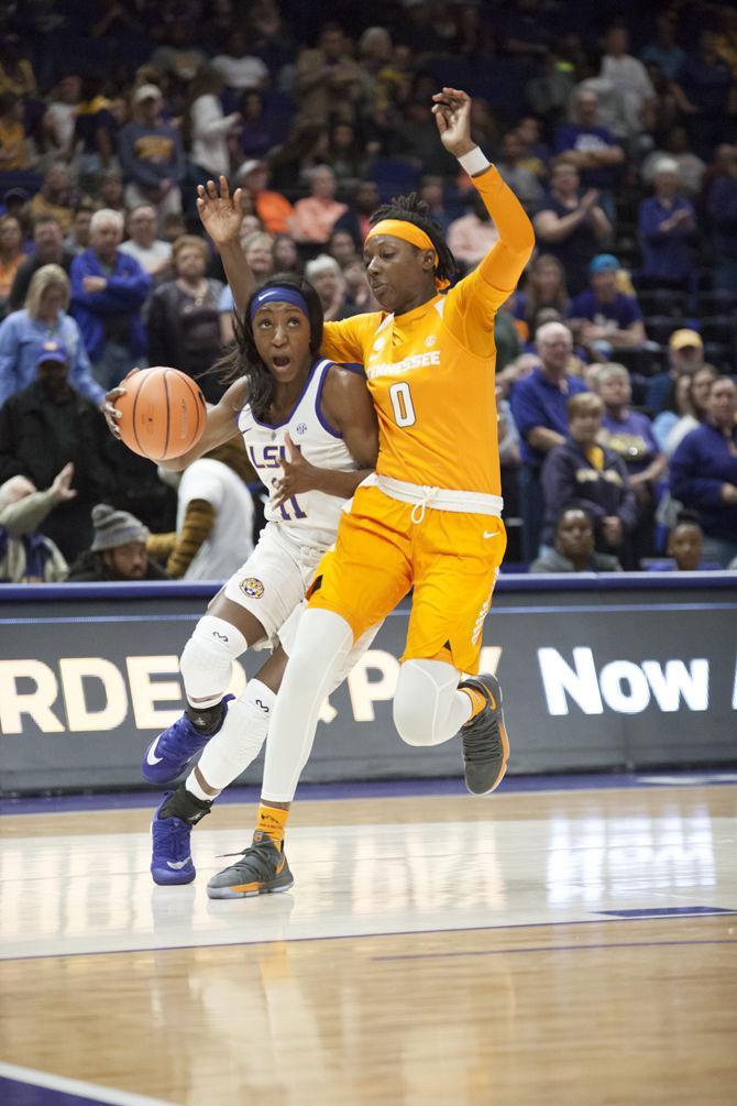 PHOTO: LSU defeats Tennessee 70-59 in Women's Basketball