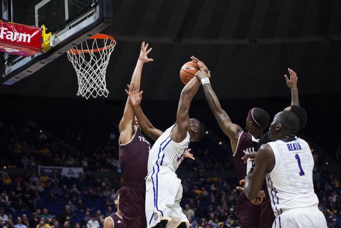 LSU graduate guard Randy Onwuasor (14) attempts to score during the Tigers&#8217; 77-63 win against Texas A&amp;M on Tuesday, Jan. 23, 2018, in the PMAC.