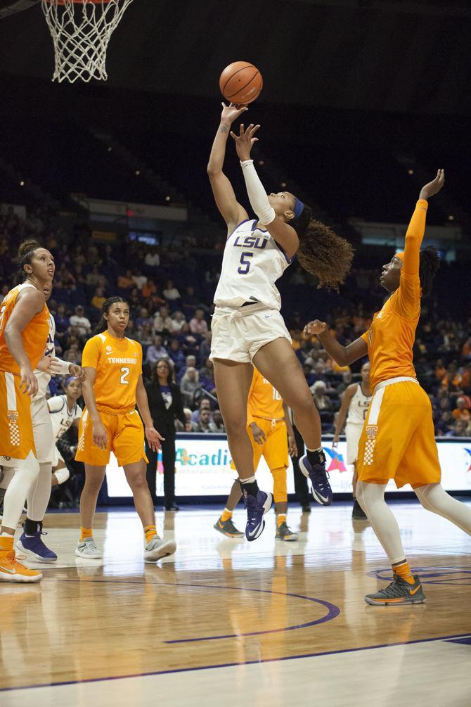 PHOTO: LSU defeats Tennessee 70-59 in Women's Basketball