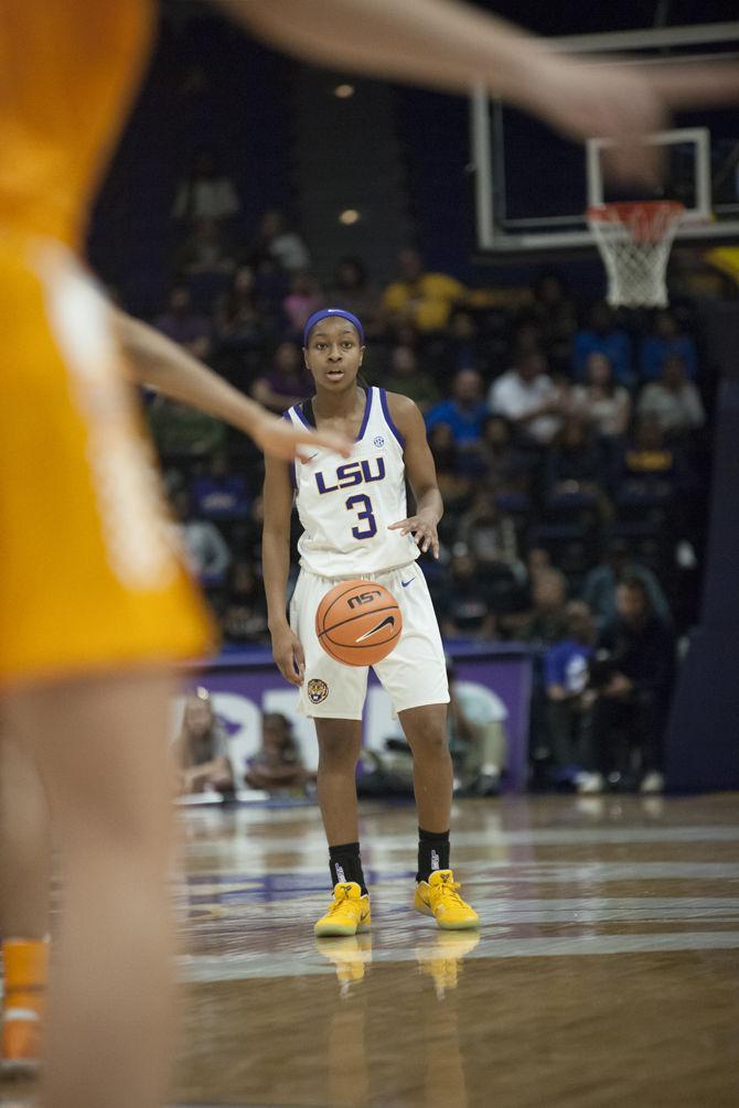 PHOTO: LSU defeats Tennessee 70-59 in Women's Basketball