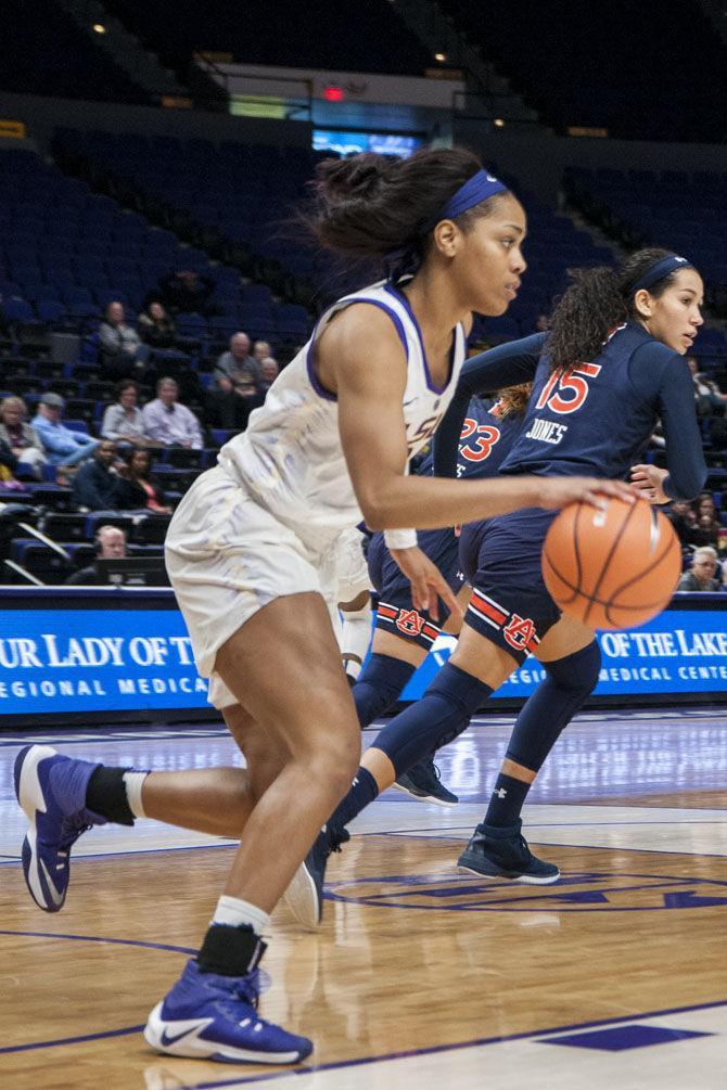 LSU sophomore forward Ayana Mitchell (5) dribbles the ball during the Tigers&#8217; 59-56 win against Auburn on Thursday, Jan. 18, 2018, in the PMAC.