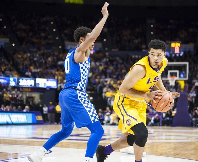 LSU sophomore guard Skylar Mays (4) looks around the player defending him during the Tigers' 74-71 loss to Kentucky on Wednesday, Jan. 3, 2018, in the PMAC.