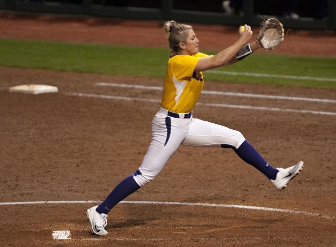 LSU senior pitcher Carley Hoover (21) pitches the ball during the Tigers' 3-0 victory over Illinois-Chicago on Thursday, Feb. 8, 2018 in Tiger Park.