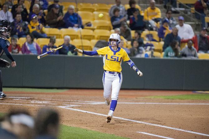 PHOTOS: LSU Softball Defeats Illinois-Chicago 3-0