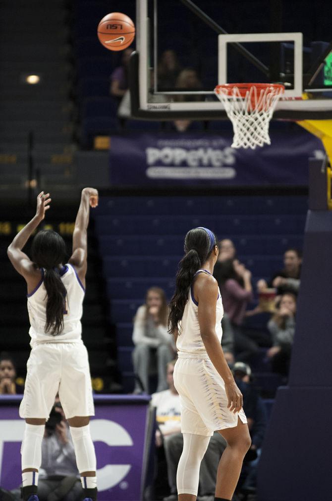 PHOTOS: LSU Women's Basketball Defeats Georgia 71-60