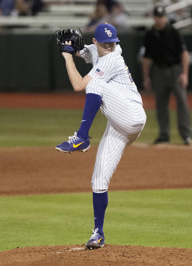 PHOTOS: LSU Baseball Defeats UNO 14-6