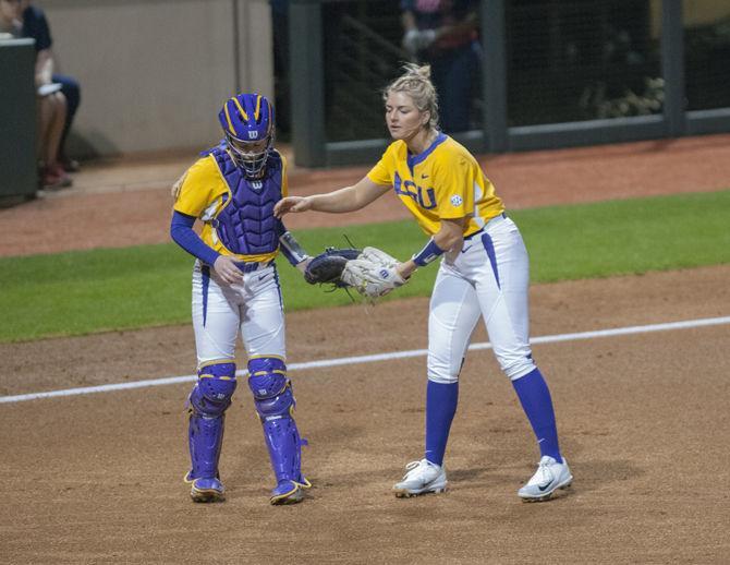 PHOTOS: LSU Softball Defeats Illinois-Chicago 3-0