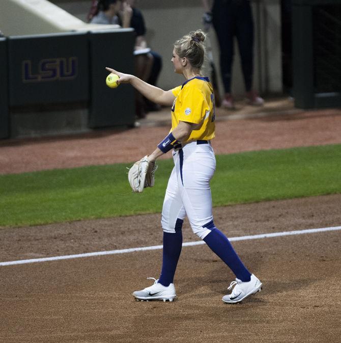 PHOTOS: LSU Softball Defeats Illinois-Chicago 3-0