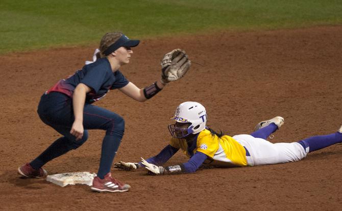 PHOTOS: LSU Softball Defeats Illinois-Chicago 3-0