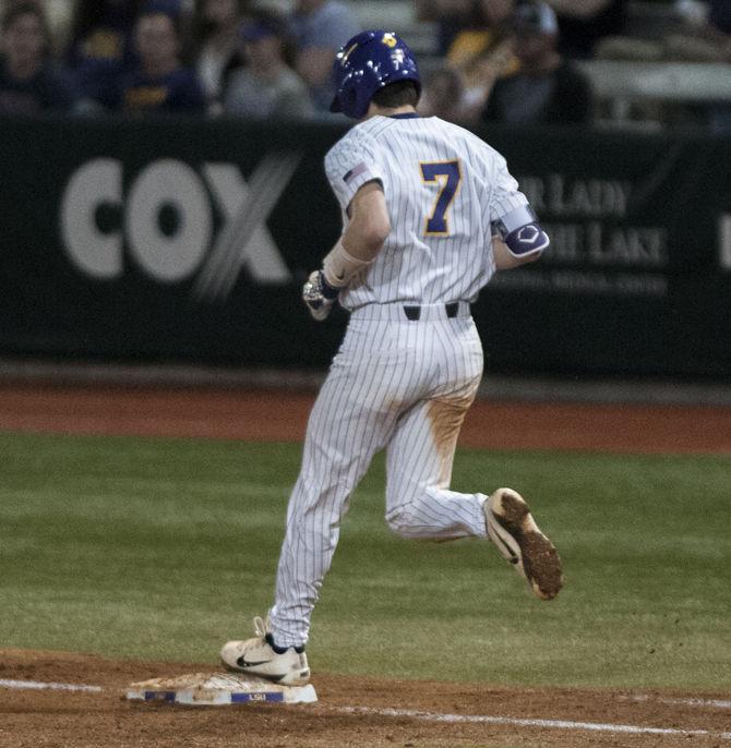 PHOTOS: LSU Baseball Defeats UNO 14-6