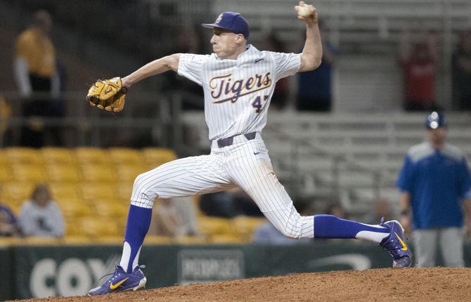 PHOTOS: LSU Baseball Defeats UNO 14-6