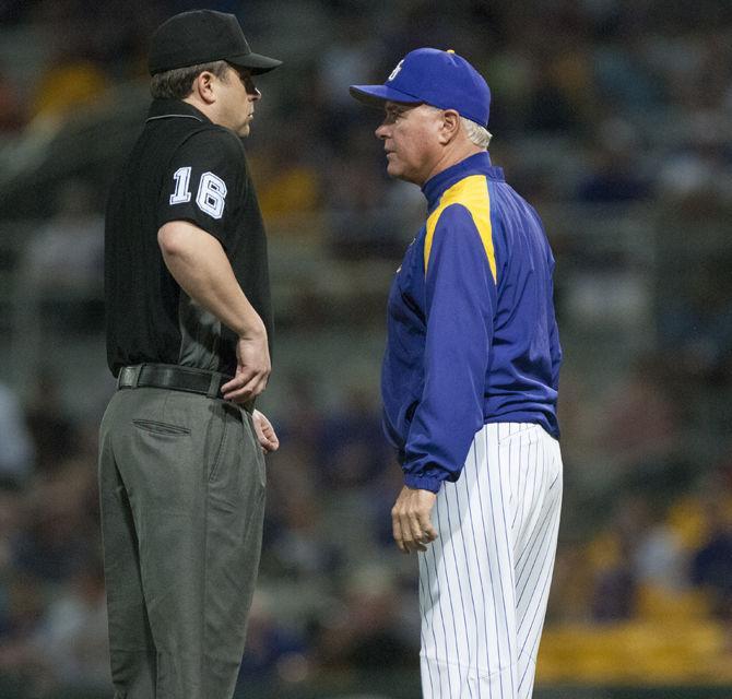 PHOTOS: LSU Baseball Defeats UNO 14-6