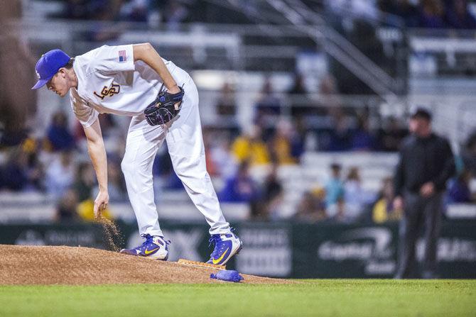 PHOTOS: LSU Baseball Defeats Toledo 8-1