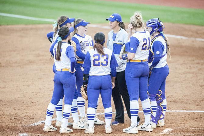 PHOTOS: LSU Softball 2-0 Victory over Texas A&M