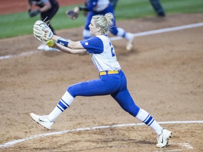 PHOTOS: LSU Softball 2-0 Victory over Texas A&M