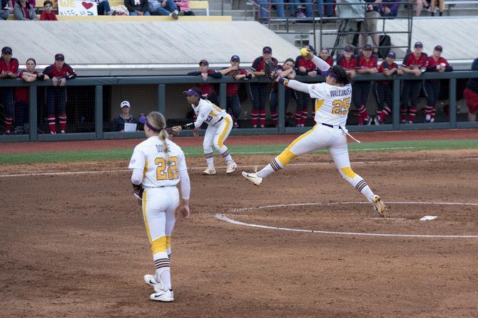 LSU senior pitcher Allie Walljasper (25) pitches the ball during LSU&#8217;s 2-1 victory over University of Mississippi at Tiger Park on Friday, April 6, 2018.