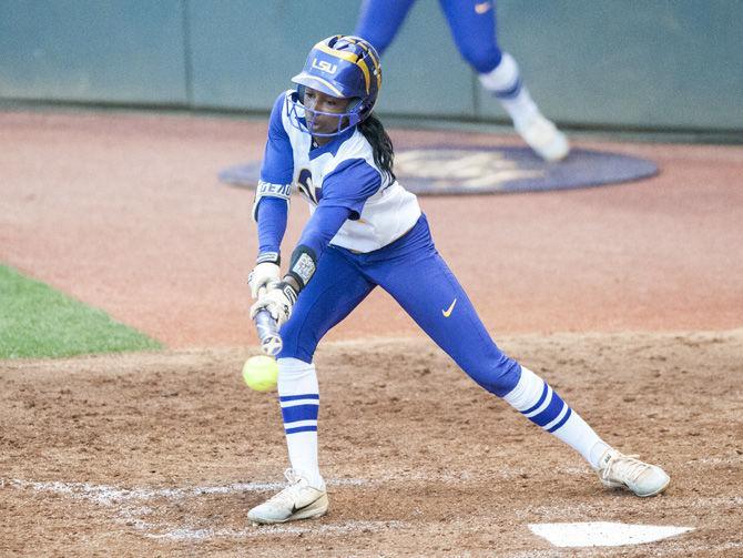 PHOTOS: LSU Softball 2-0 Victory over Texas A&M