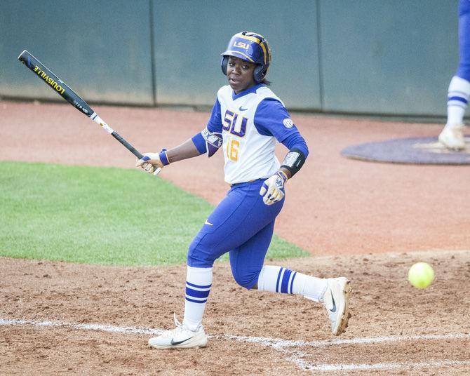 PHOTOS: LSU Softball 2-0 Victory over Texas A&M