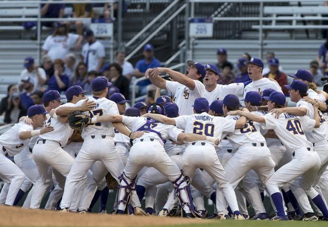 The LSU Tigers baseball team cheers before LSU&#8217;s 9-3 victory over University of Tennessee in Alex Box Stadium on Friday, April 13, 2018.