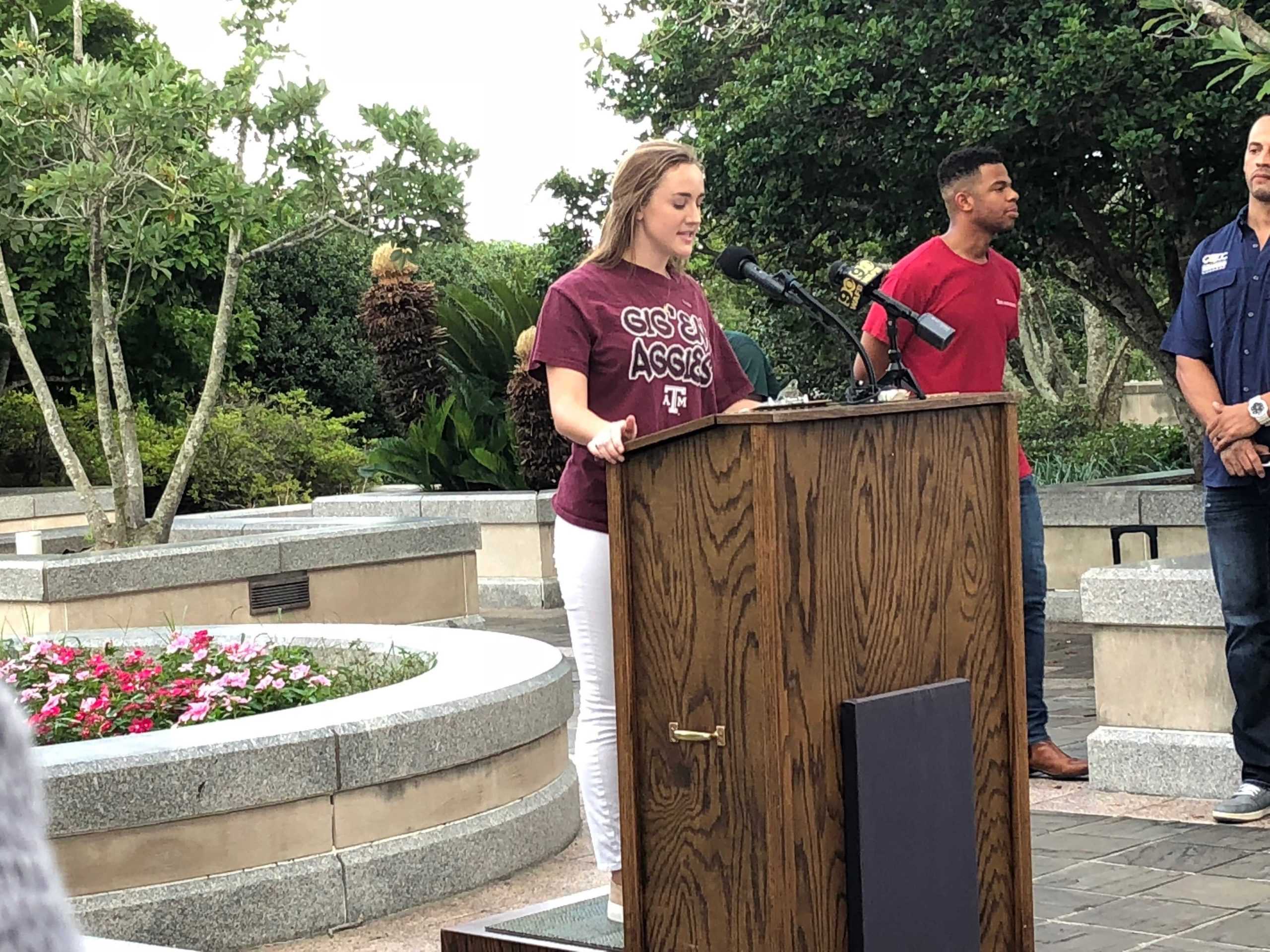 LSU students "Rally for Tops" at State Capitol