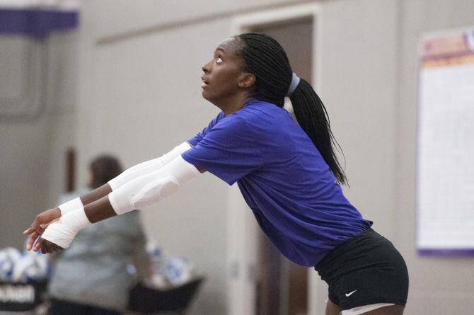 LSU freshman middle blocker/outside hitter Taylor Bannister (7) keeps her eye on the ball during practice in the PMAC on Tuesday, Sept. 5, 2017.