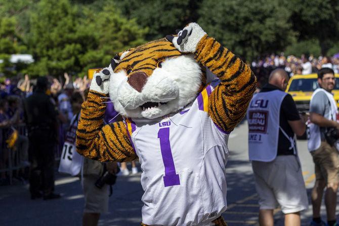 PHOTOS: LSU vs. Southeastern Walk Down Victory Hill