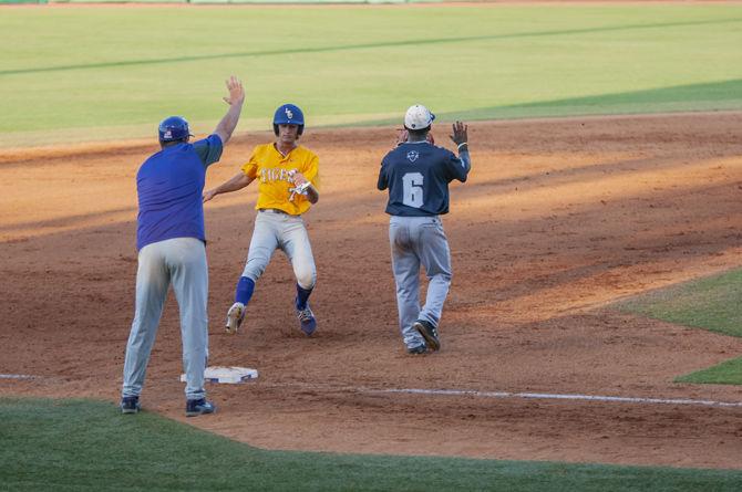 PHOTOS: LSU Baseball vs University of New Orleans