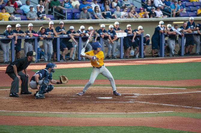 PHOTOS: LSU Baseball vs University of New Orleans