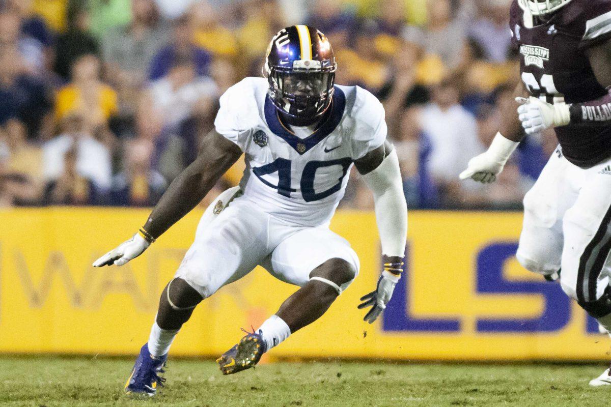 LSU junior linebacker Devin White (40) dodges a tackle during the Tigers&#8217; 19-3 victory over Mississippi State on Saturday, Oct. 20, 2018, in Tiger Stadium.