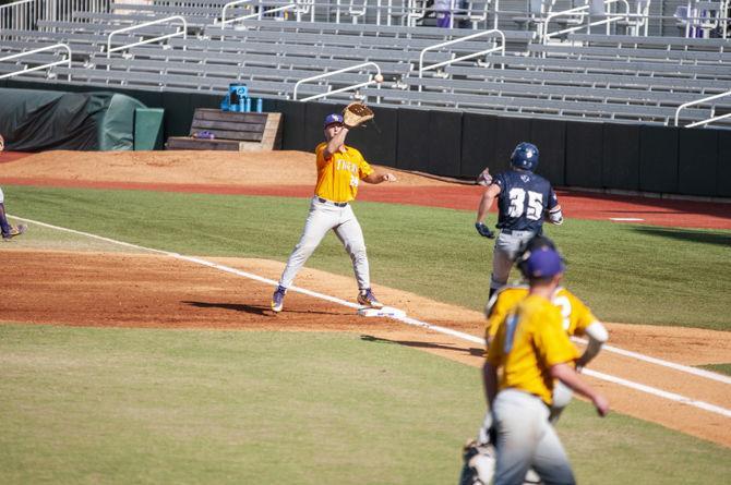 PHOTOS: LSU Baseball vs University of New Orleans