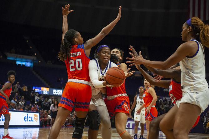 LSU sophomore center Faustine Aifuwa (24) passes the ball during the Lady Tigers&#8217; 66-52 victory over Sam Houston in the PMAC on Tuesday, Nov. 6, 2018.