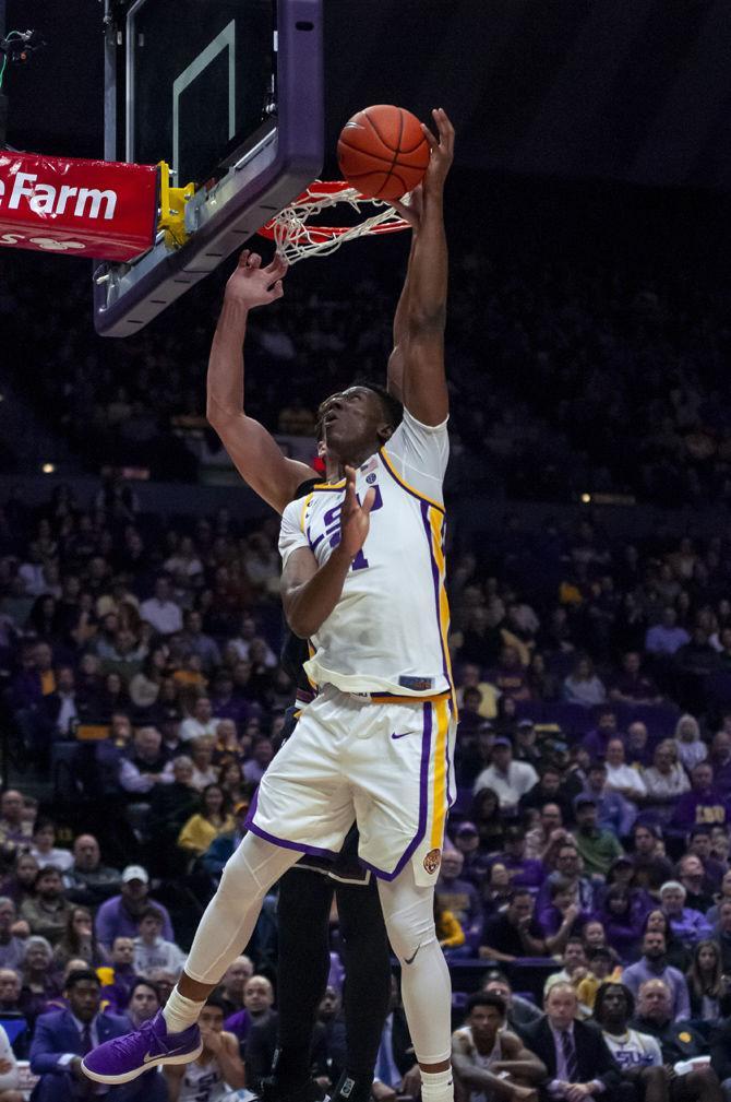 LSU senior forward Kavell Bigby-Williams dunks the ball during the Tigers' 89-67 victory over South Carolina on Saturday, Jan. 19, 2019 in the PMAC.