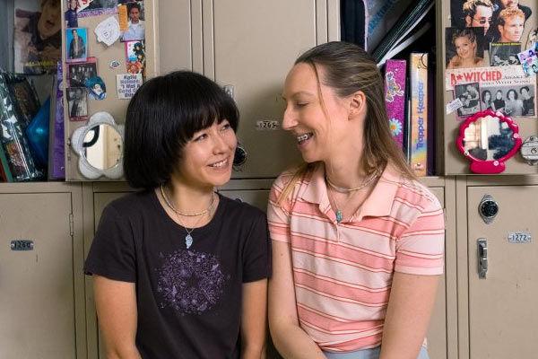 Rev Ranks: 'PEN15' brings nostalgia while showing life in middle school