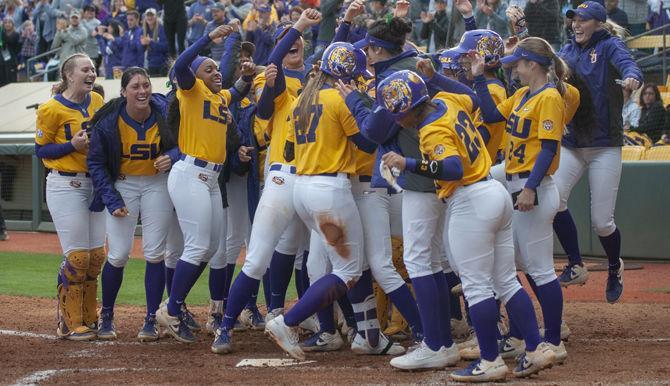 LSU Defeats Florida 8-0